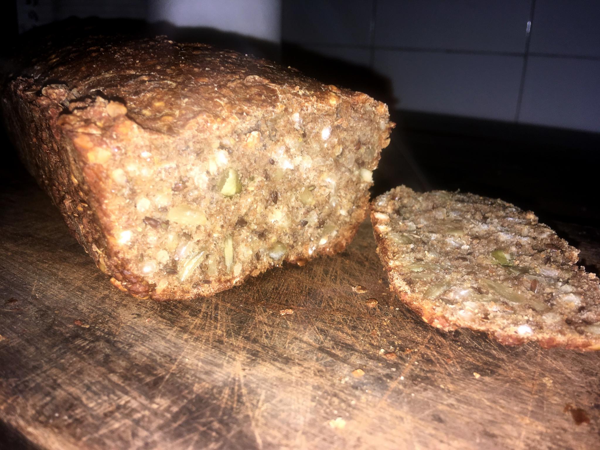 Pan de centeno con semillas sin masa agria