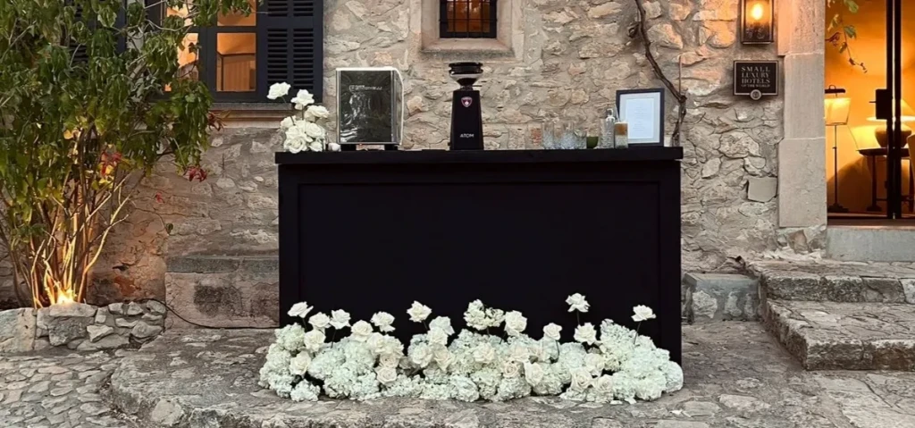 Elegant coffee cart at a Mallorca wedding, offering specialty coffee service.