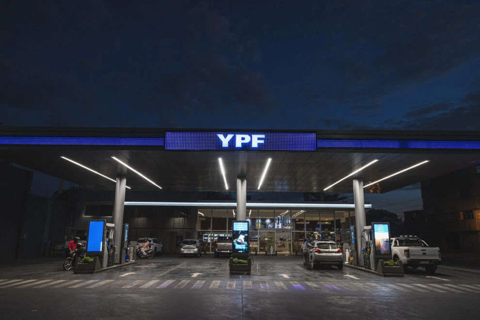 YPF aumentó los combustibles un 1% y congelará los precios por 45 días