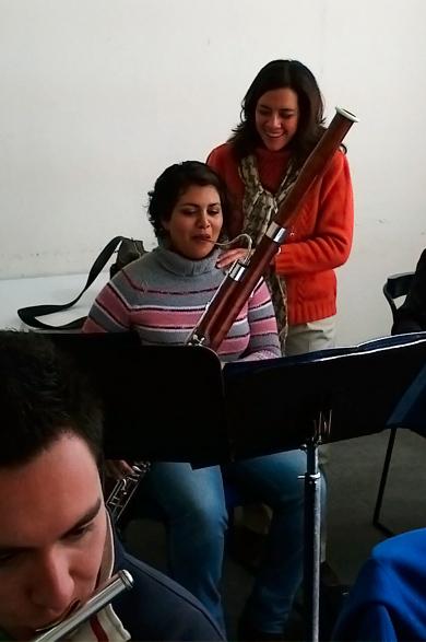 Mejora la postura al usar la computadora para evitar tensión