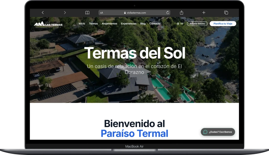 Diseño de interfaz de usuario para sitio web de La Tranquera de Yacanto en versión escritorio y laptop.