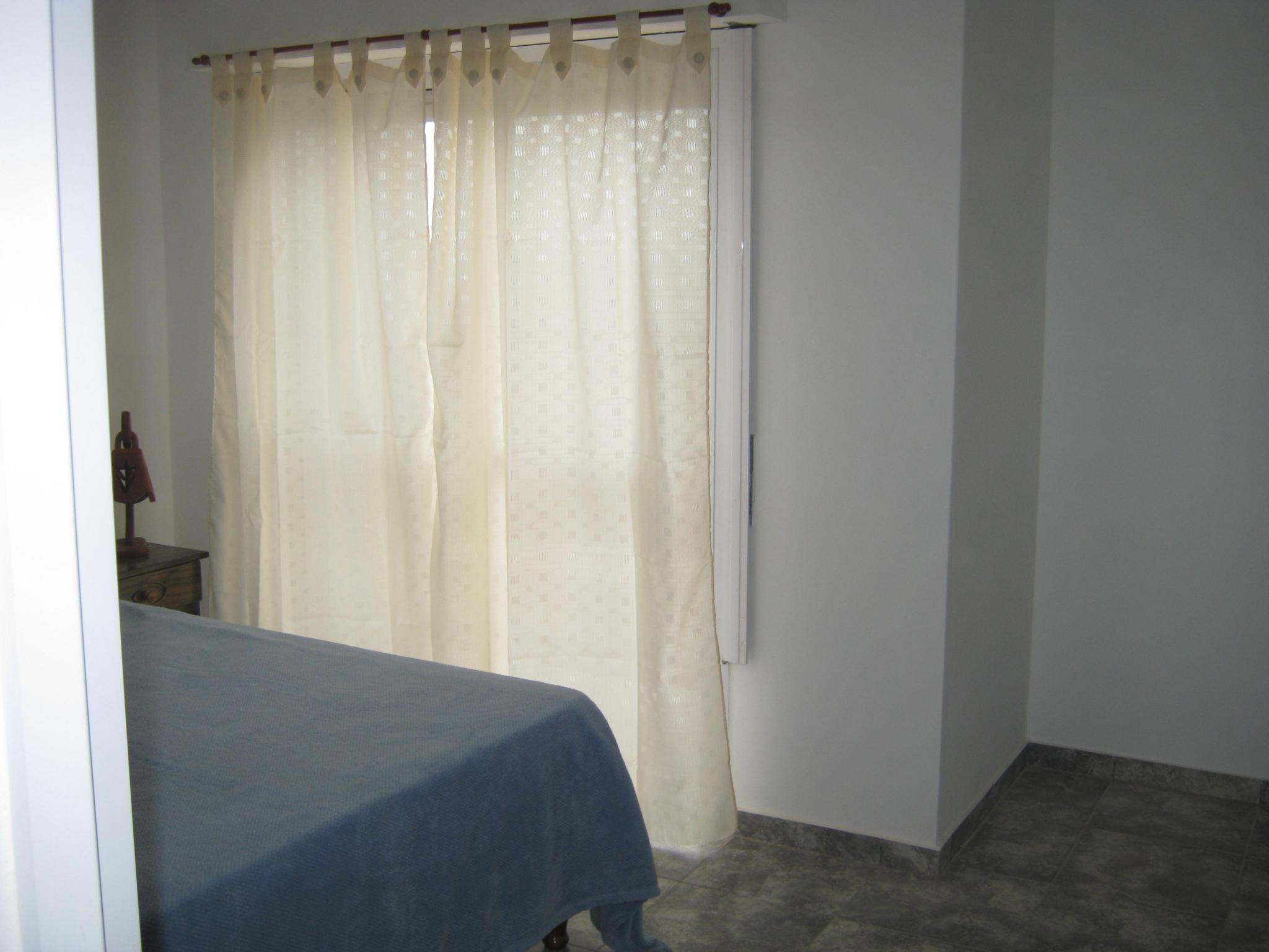 Vista dormitorio principal casa p/ 6 personas