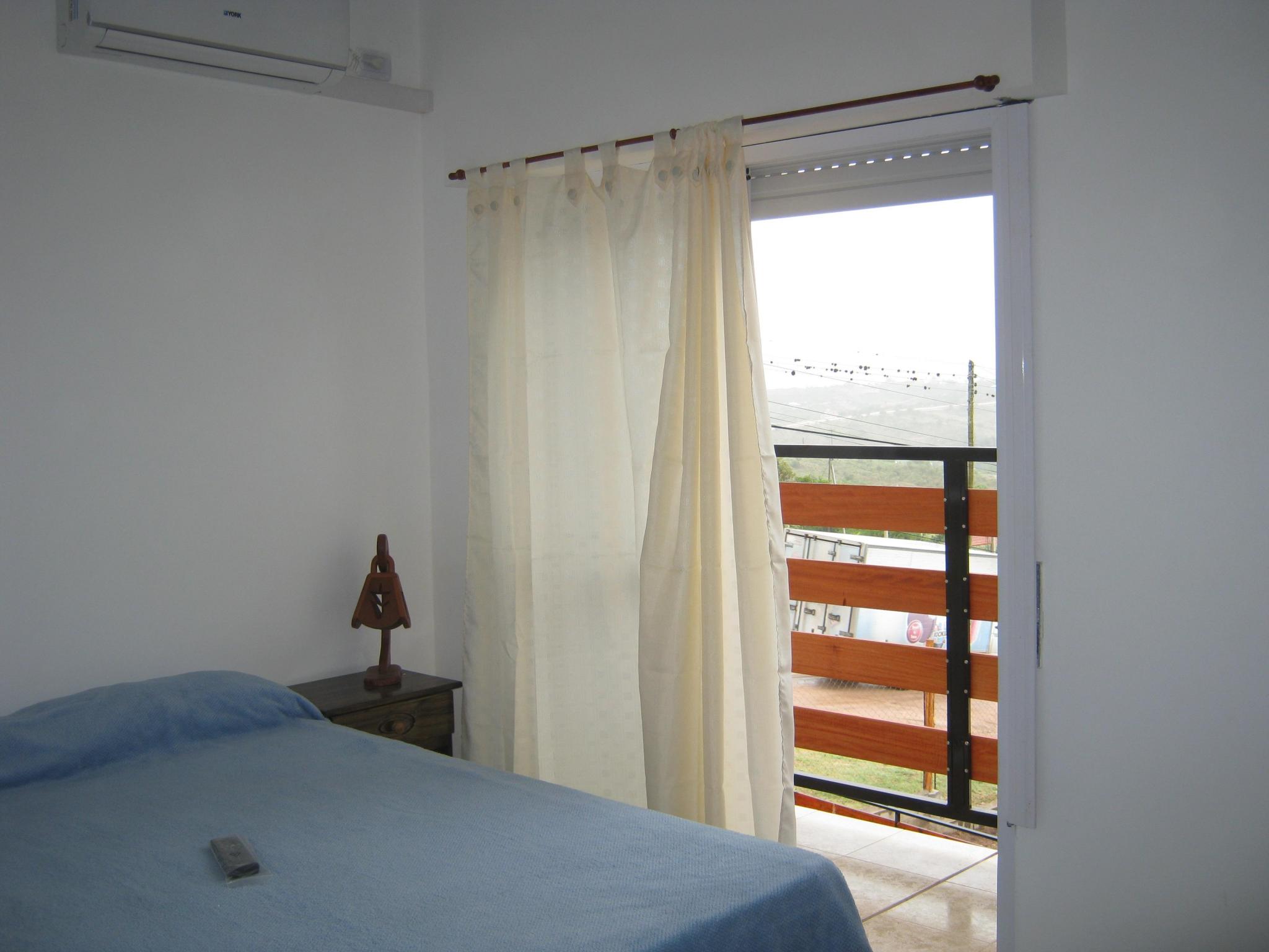Vista dormitorio principal casa p/ 6 personas