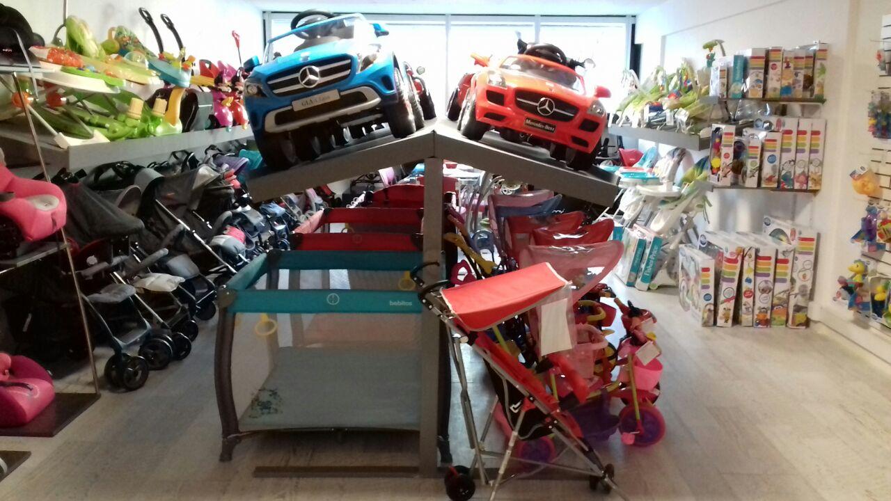 Coches de bebé, sillas de comer, andadores, triciclos, autos a batería, butacas de bebés y niños, etc
