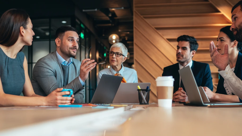Por qué las habilidades blandas (y los idiomas) son tu seguro contra la obsolescencia laboral