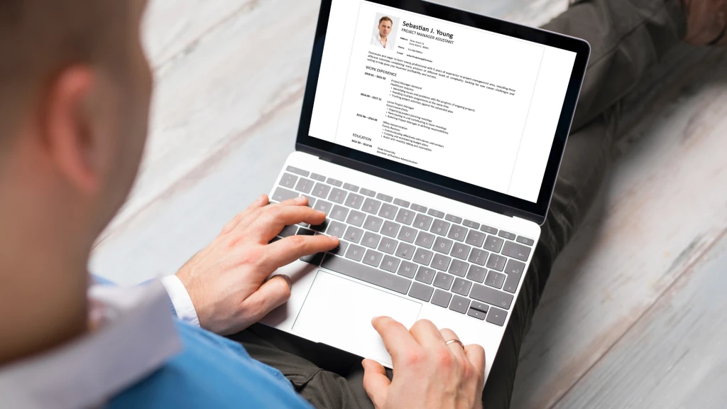 Cómo crear un CV en inglés que destaque: guía completa