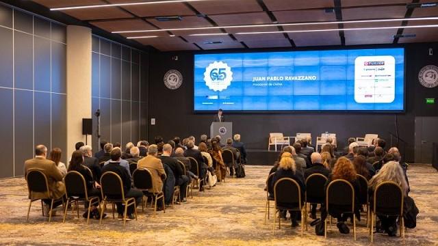 Un sector que genera alrededor de 12.500 millones de dólares anuales pidió al Gobierno por la eliminación total de las retenciones