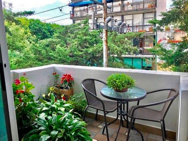 Balcón con vista exterior a la colonia Condesa