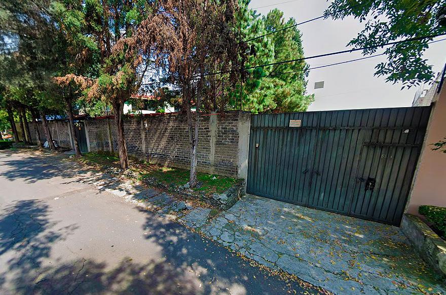 Terreno habitacional o comercial en venta atrás del Bosque de Tlalpan, CDMX