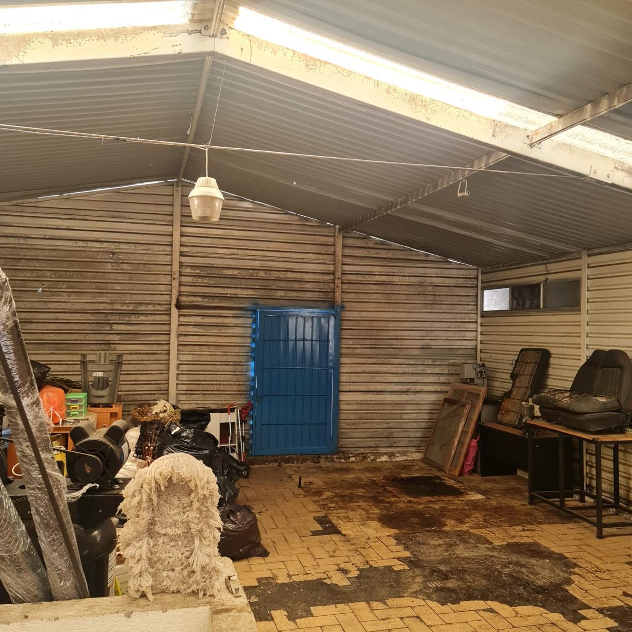 Bodega con techo a 2 aguas