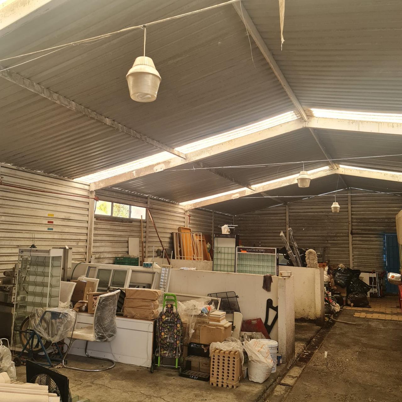 Bodega con techo a 2 aguas