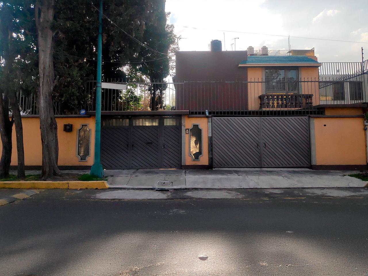 Vista frontal de fachada