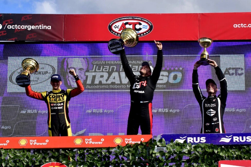 MARIANO WERNER SUBIÓ AL PODIO EN ROSARIO Y GANÓ LA ETAPA REGULAR DEL TC PICK UP