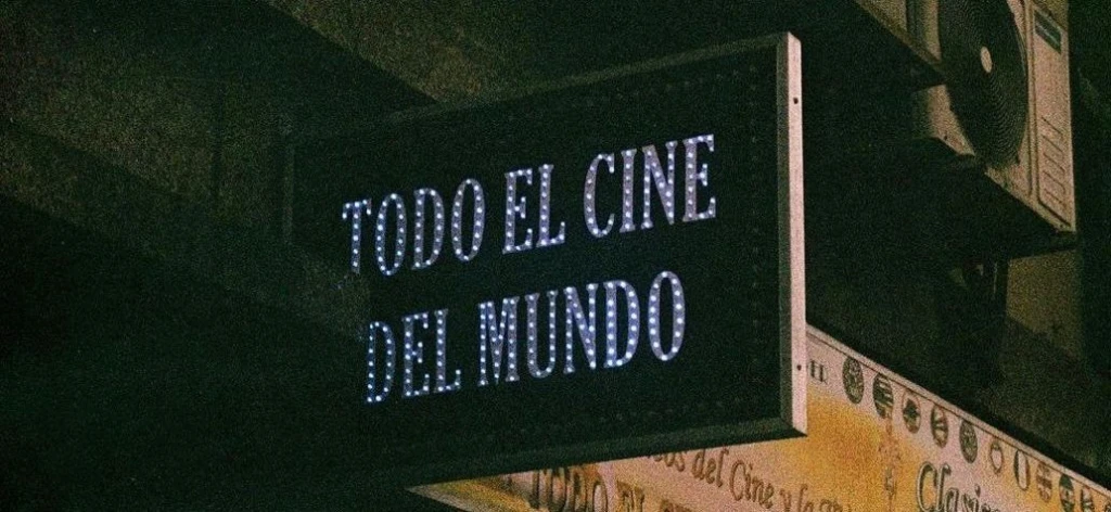 NOTICIAS, CRÍTICAS, Y MÁS