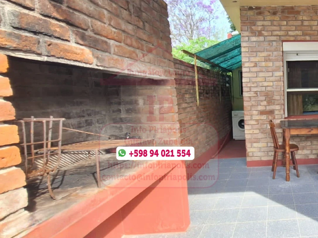 BungalowLaura3.webp