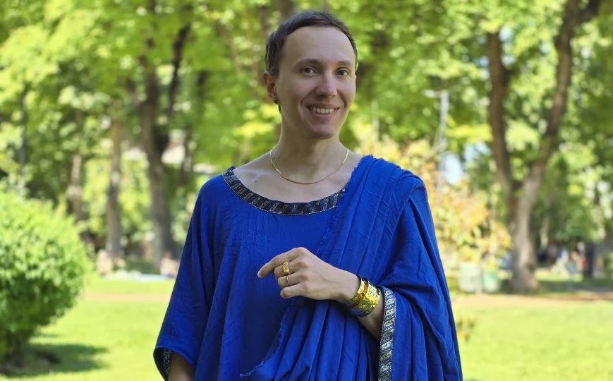 Romulus Aelius: moda fantástica con raíces en la estepa y libertad porteña