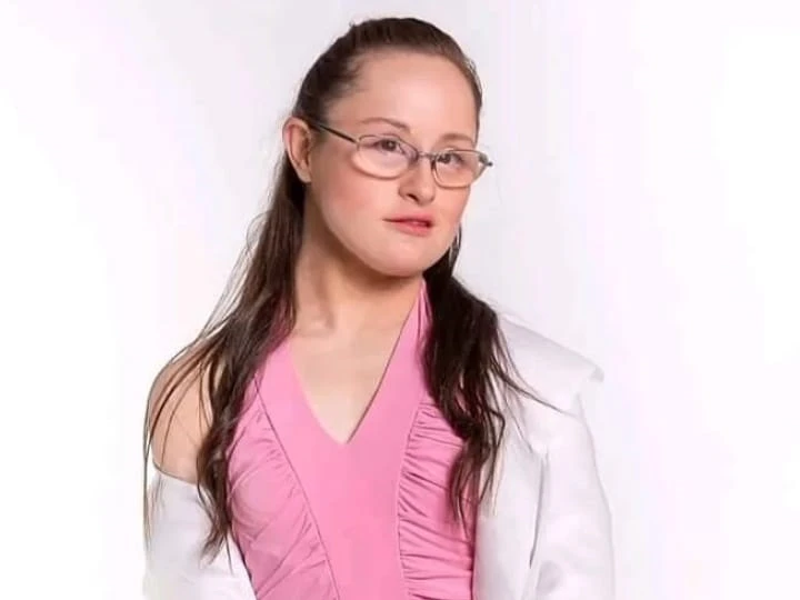 Nadia Sol Rambu: la modelo inclusiva que brilla en cada pasarela