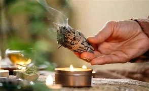 Descubre los Mejores Días para Sahumar tu Hogar y Aumentar la Energía Positiva