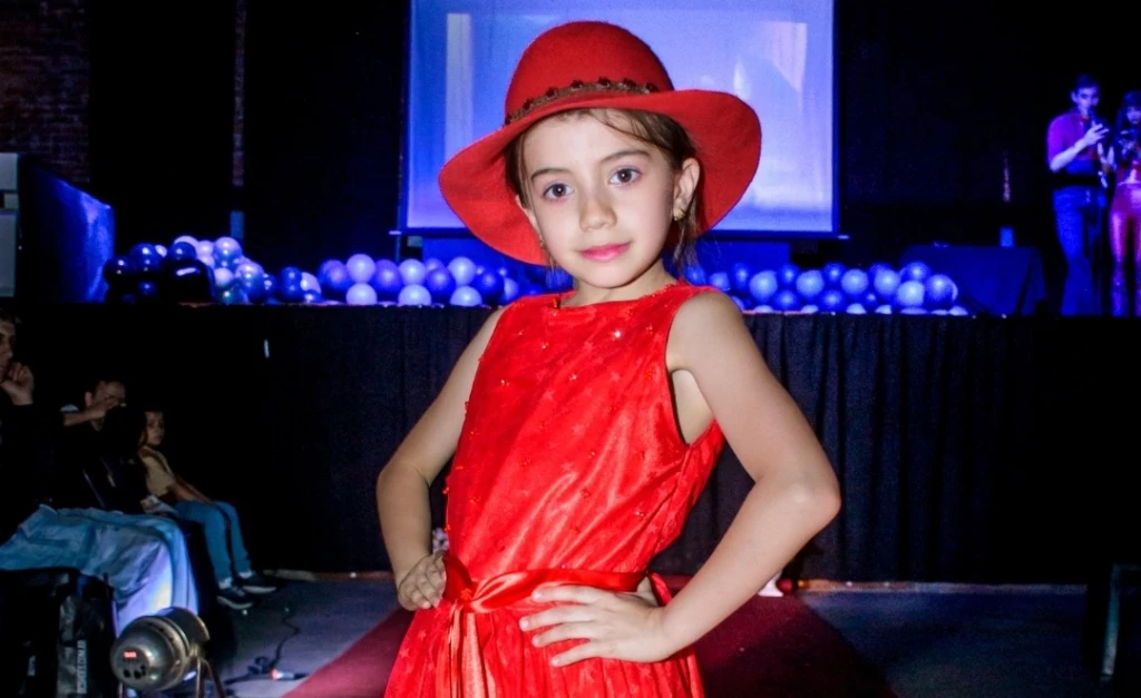 ¡Un dia Mágico de Moda y Navidad en Merlo! Panambí Desfile, una celebración de estilo y glamour