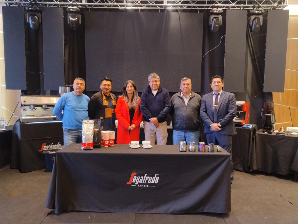 Junto a Segafredo capacitamos en Salta sobre Cafetería y Arte Latte