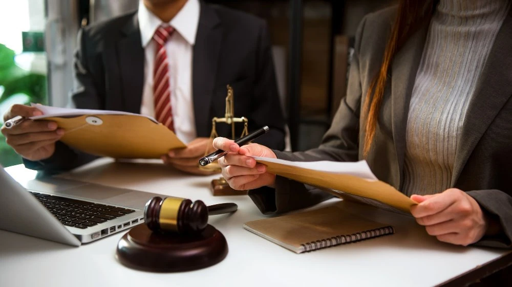 estudio de abogados lyf