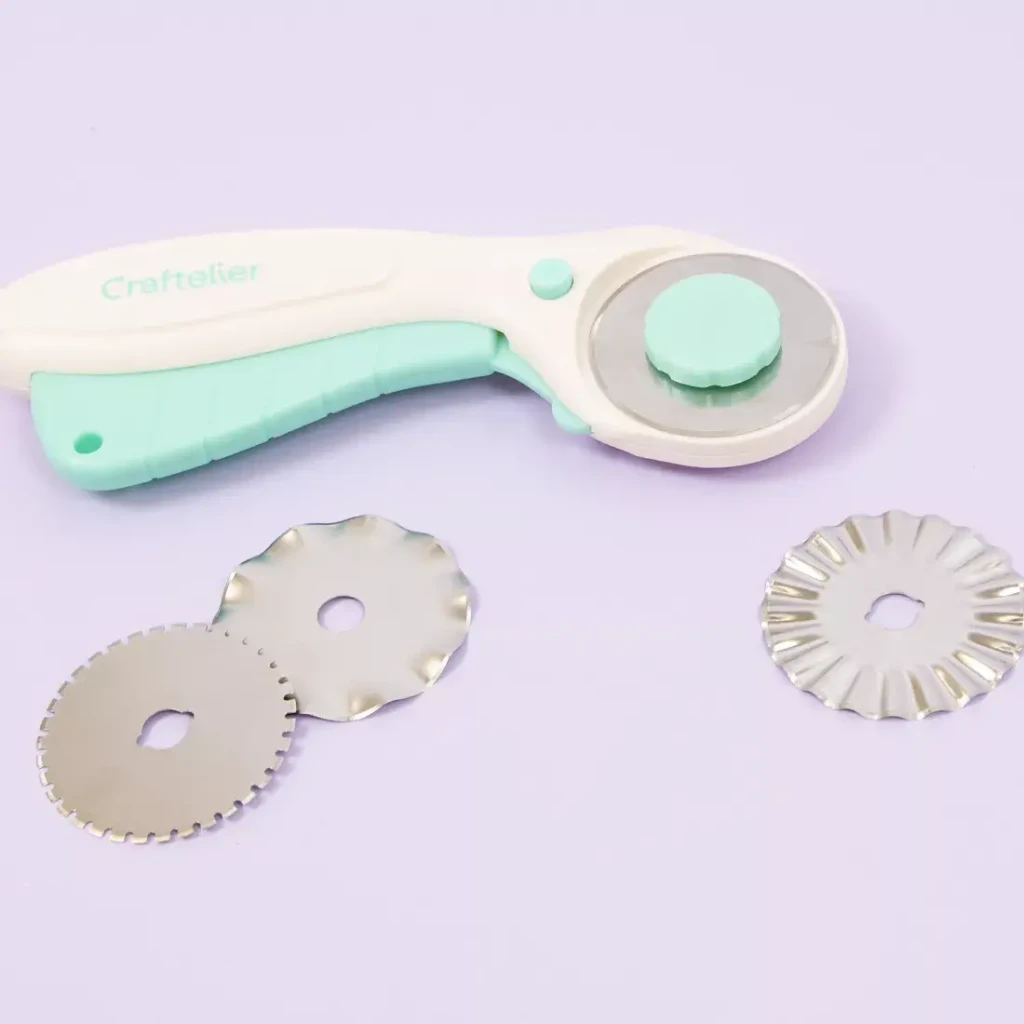 cutter-rotatorio-45mm-con-recambio-de-formas-by-craftelier