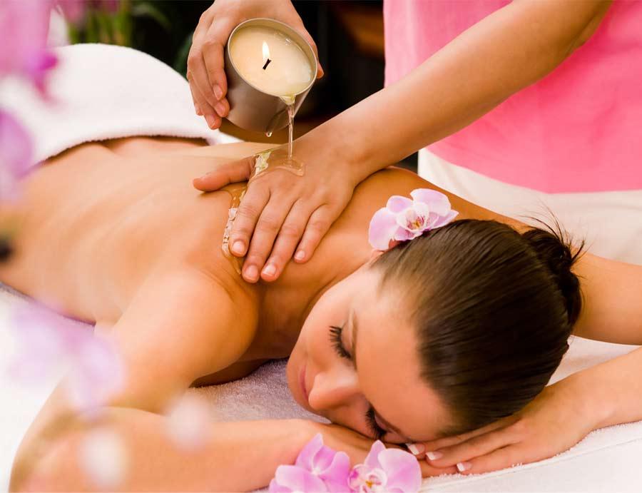 Masajes con velas calientes