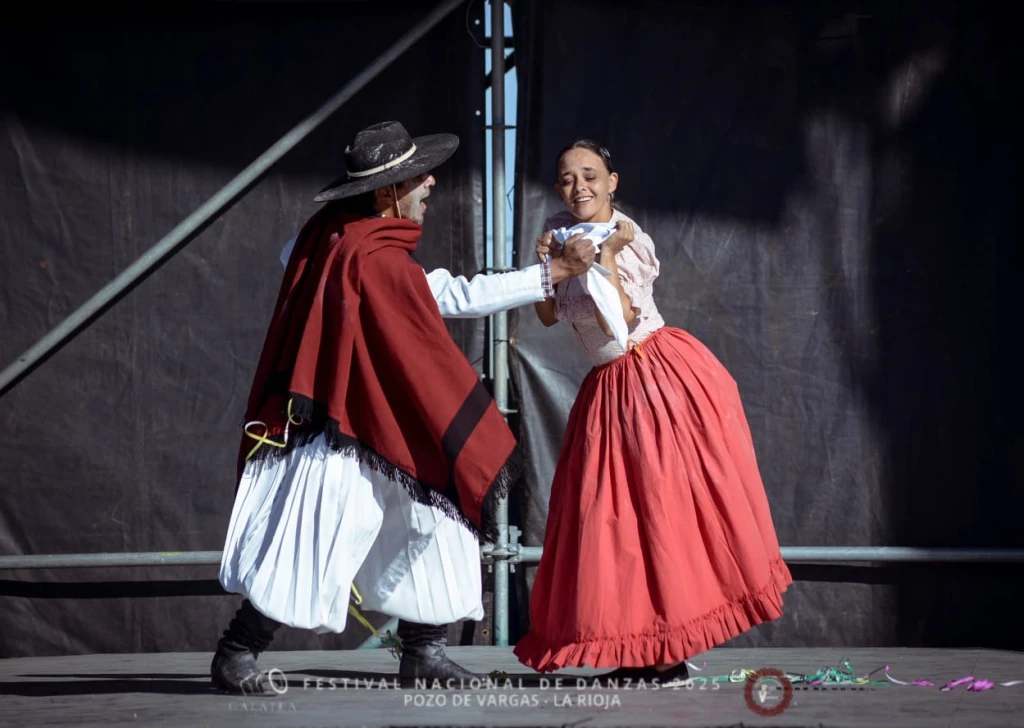 PAÑUELOS CON AIRES RIOJANOS