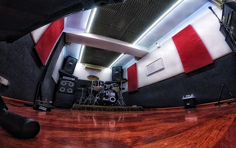 sala_ensayo_lomas_del_mirador_02.webp