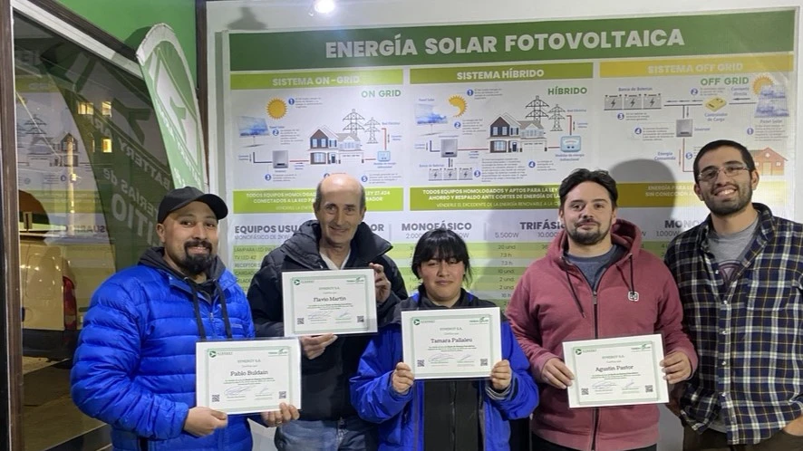 https://ss-cnt-001c.esmsv.com/r/content/host1/d9504ffc19ce6a6d21c8e9e4a8cca7a3/editor/curso%20graduados.webp