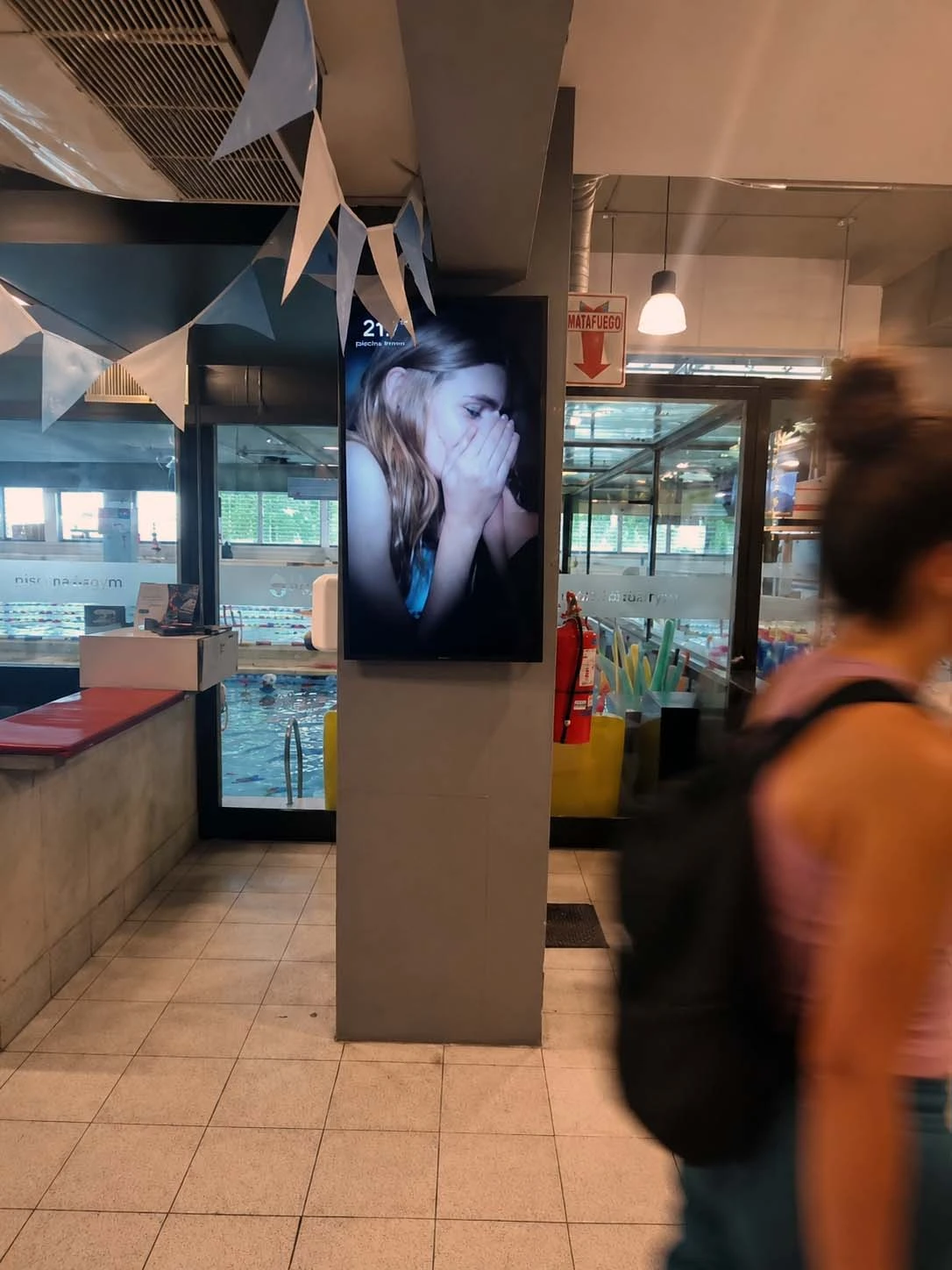 Publicidad Carolina Herrera en Megatlon Almagro