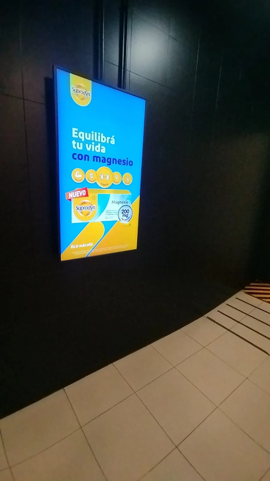 Publicidad Supradyn en Megatlon Belgrano