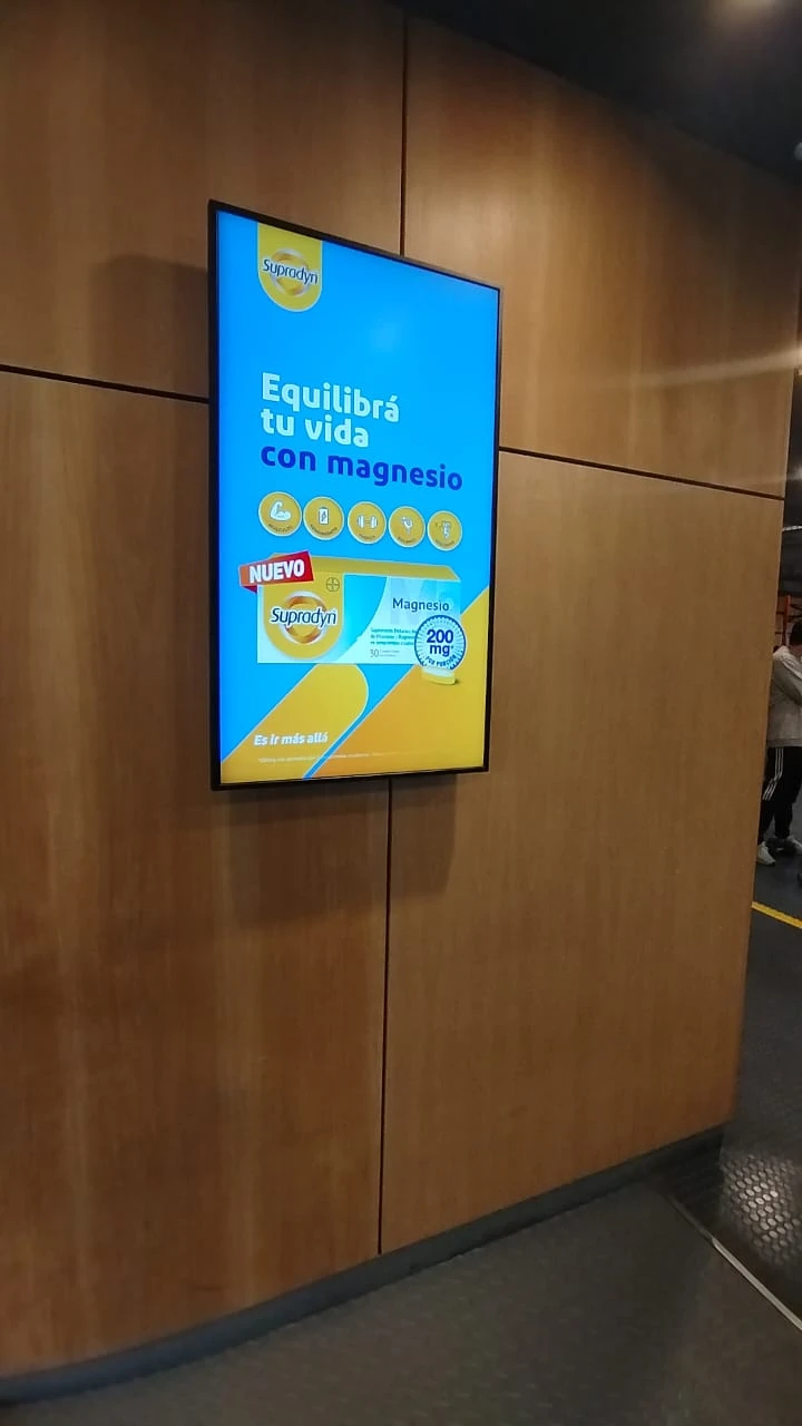 Publicidad Supradyn en Megatlon Distrito Arcos