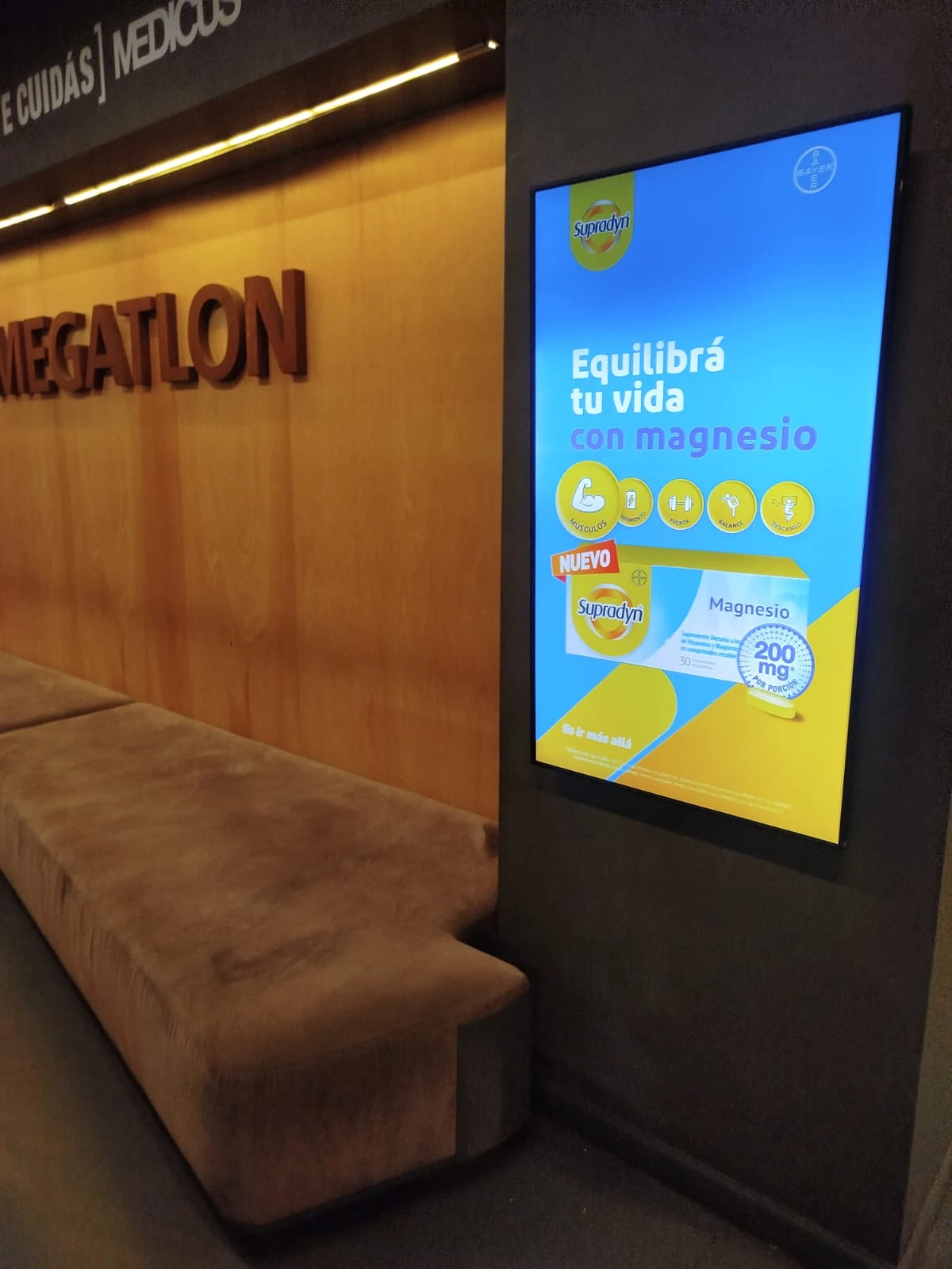 Publicidad Supradyn en Megatlon La Imprenta