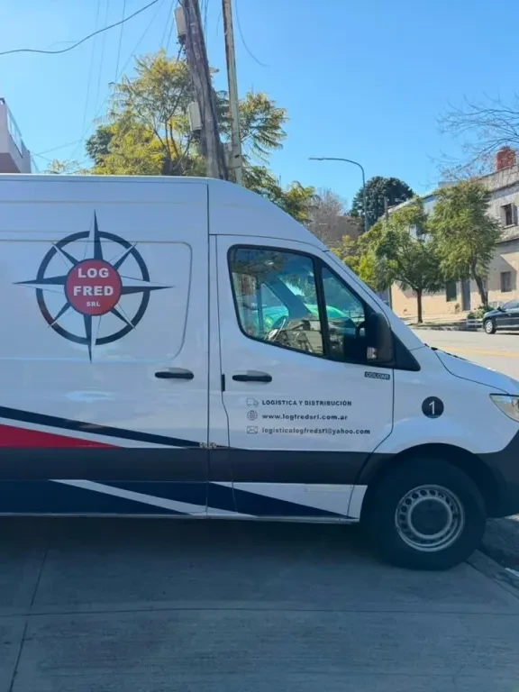 Camiones de Log Fred SRL en operación logística