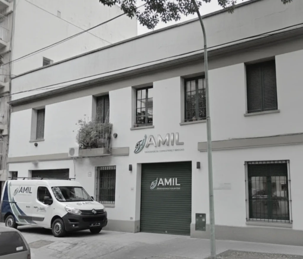 Oficinas y depósito de AMIL SRL en Vicente López, Buenos Aires, con stock de equipos Gilbarco Veeder-Root, OPW y Piusi