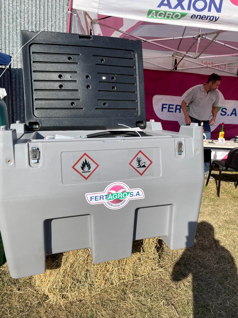 Tanque para pick up de 480 litros en 12V para trasladar gasoil entre lotes, cliente Fertagro Axion