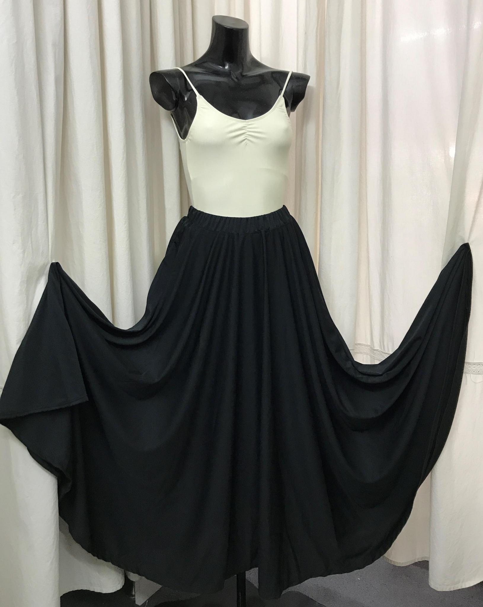 Malla lycra Ballerina (Bretel finito). Pollera campana plato con volado.