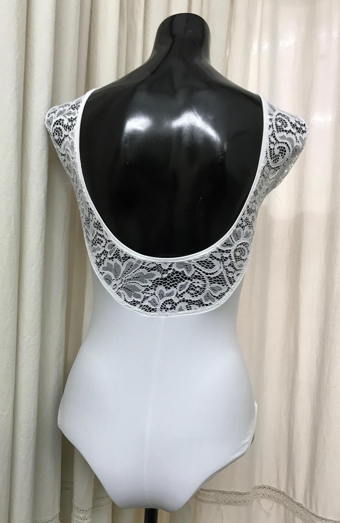 Malla Lycra combinada con encaje