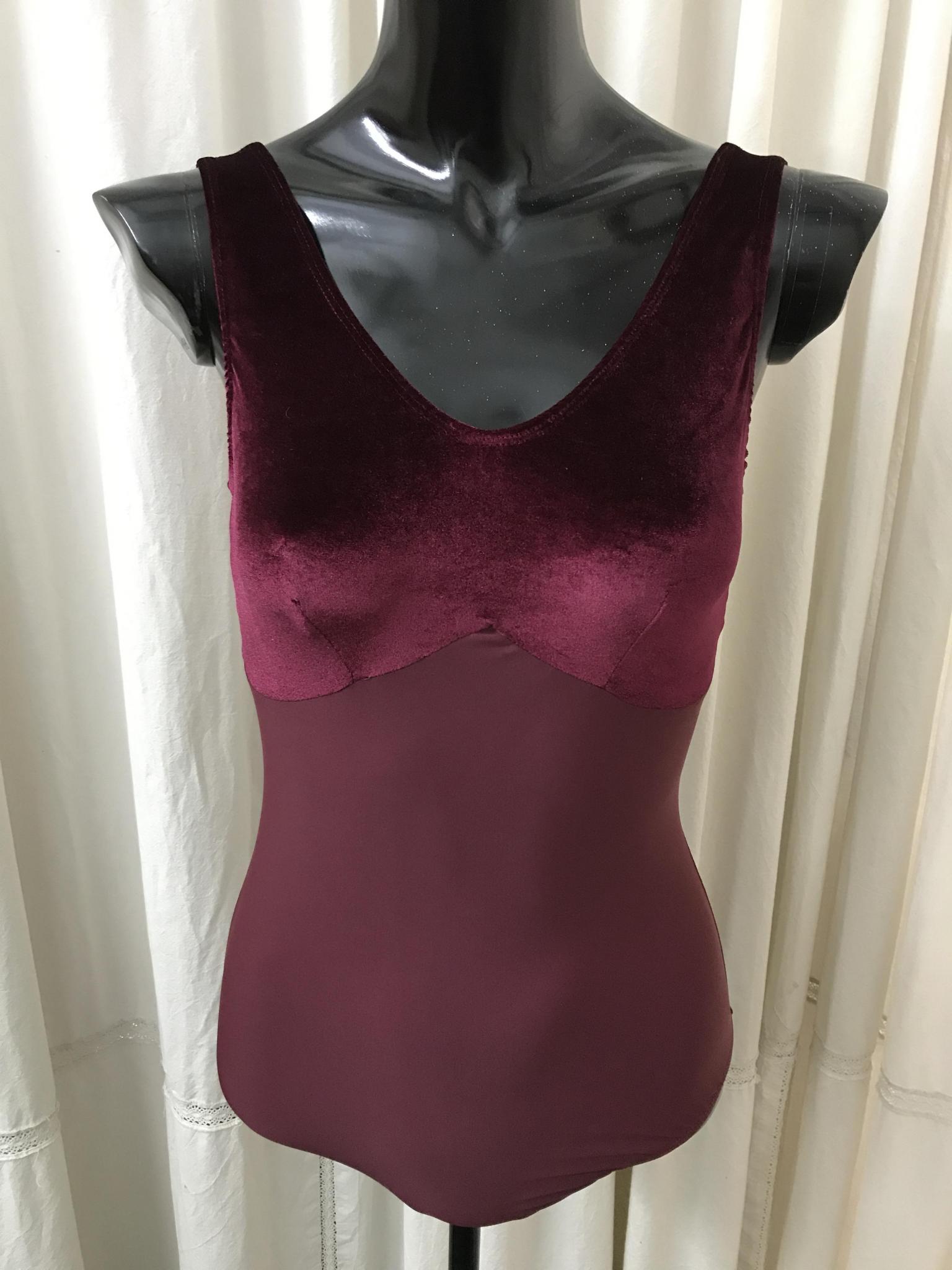 Malla sin mangas de lycra combinada con terciopelo