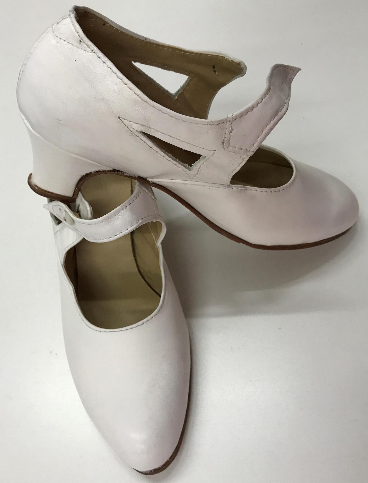 zapatos de cuero blanco 
