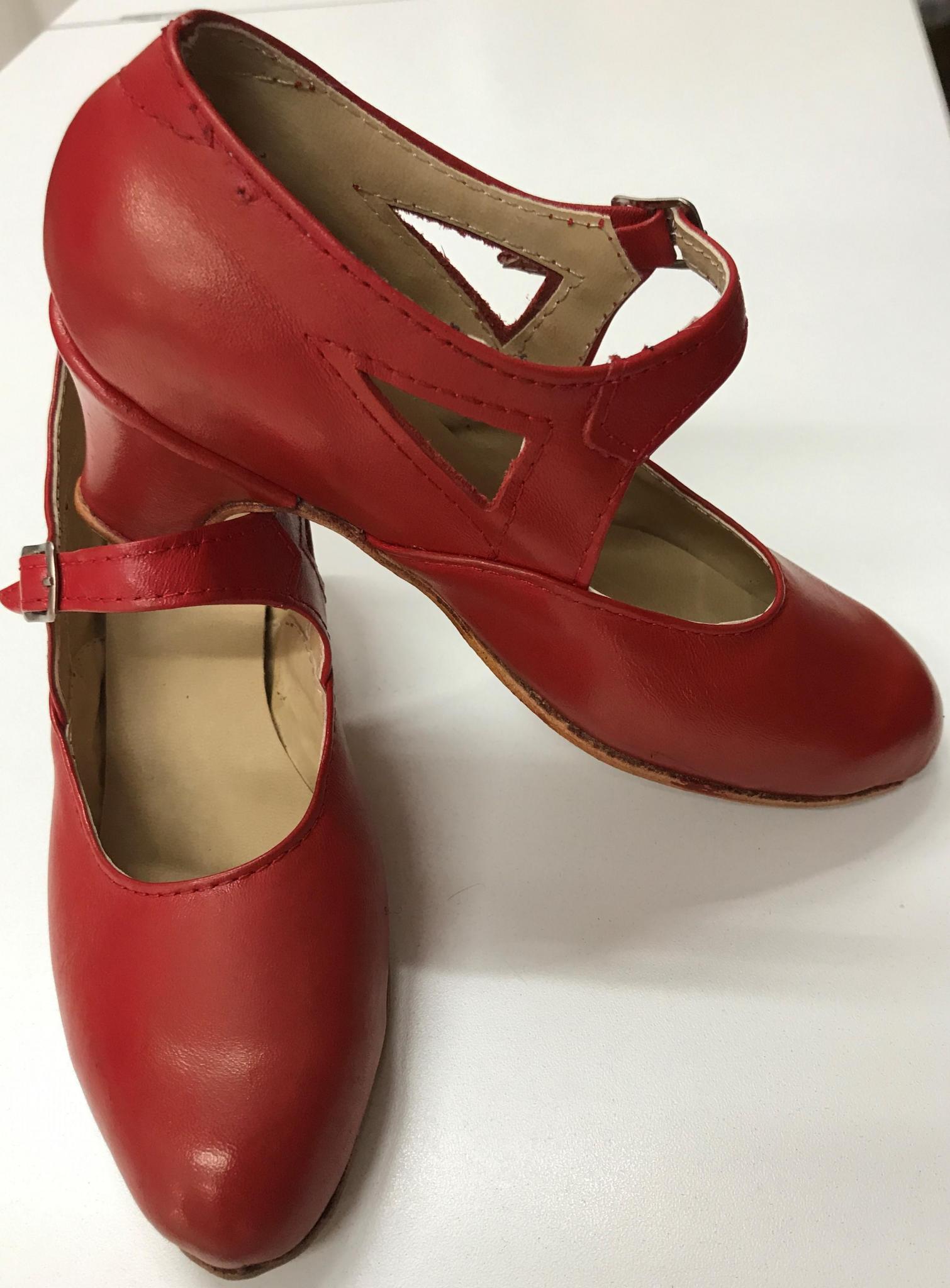 zapatos de cuero rojo