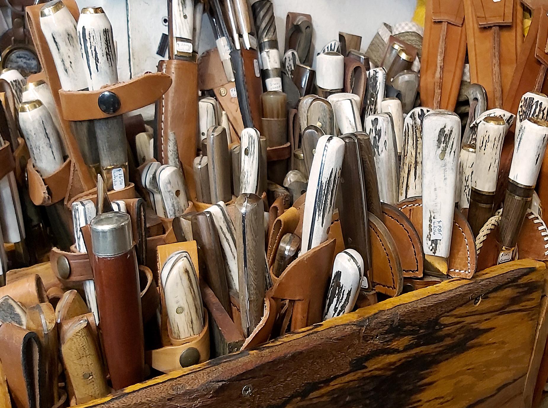 Cuchillos y utensilios