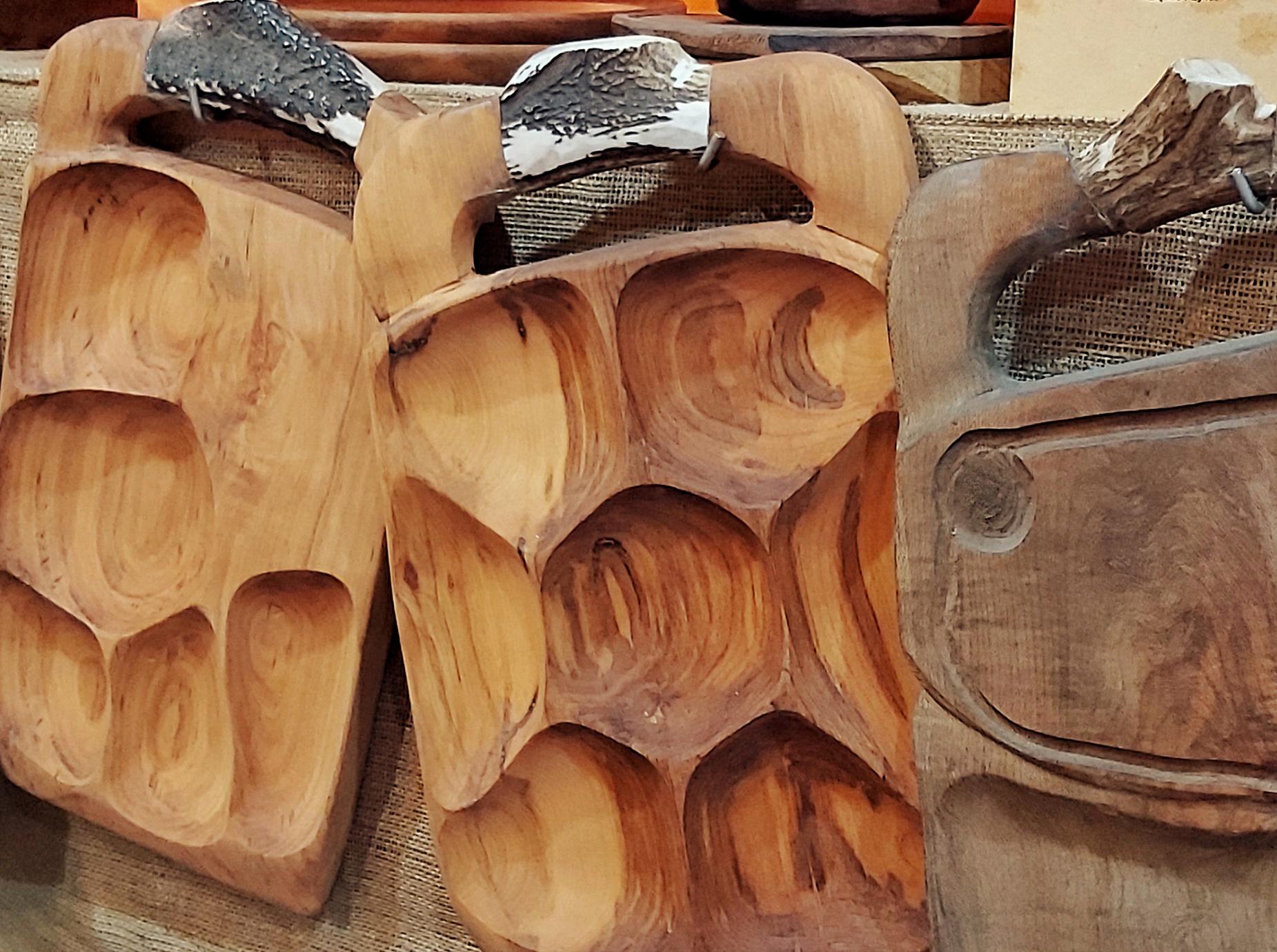 Tablas y cuencos de madera artesanales de la patagonia