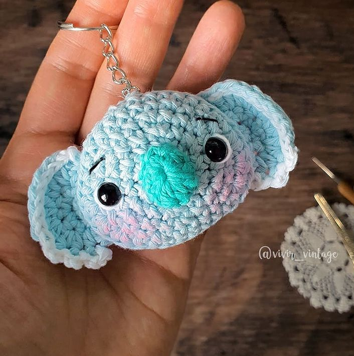 Patrón gratuito amigurumi ganchillo GRATIS: Llavero KOALA - Incluye fototutorial y videotutorial - No te lo pierdas!