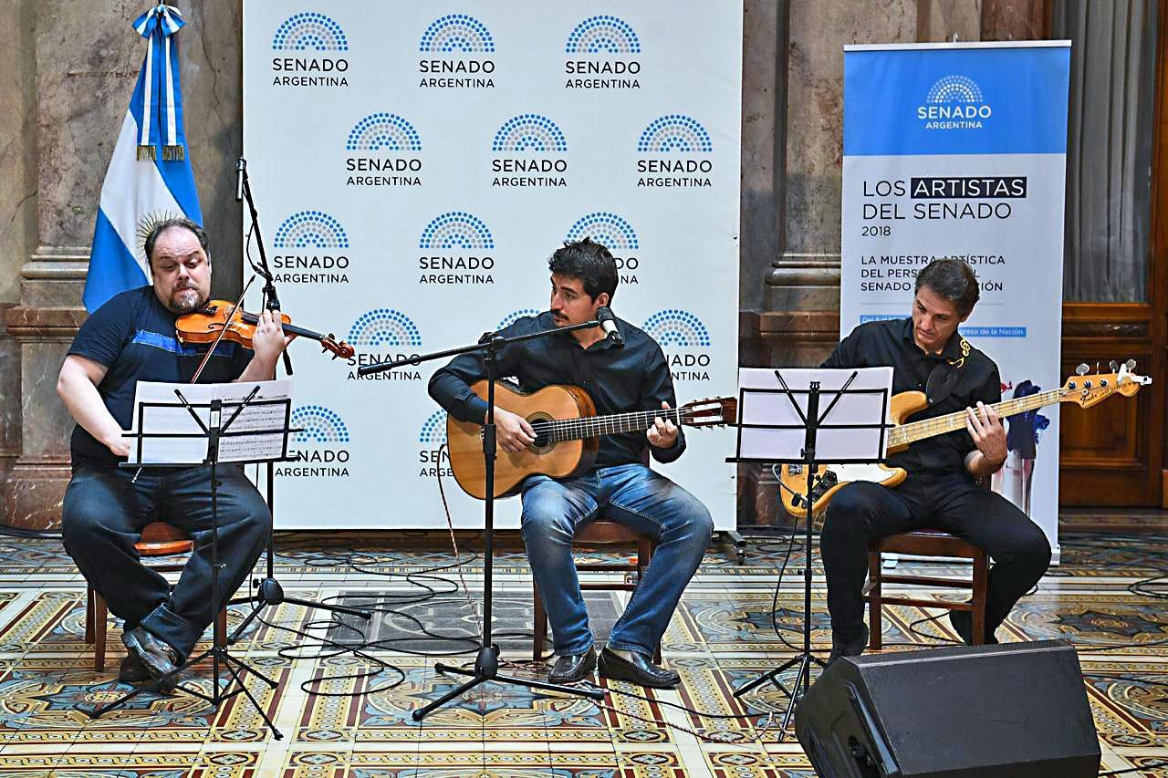 Músicos que acompañaron la exhibición.