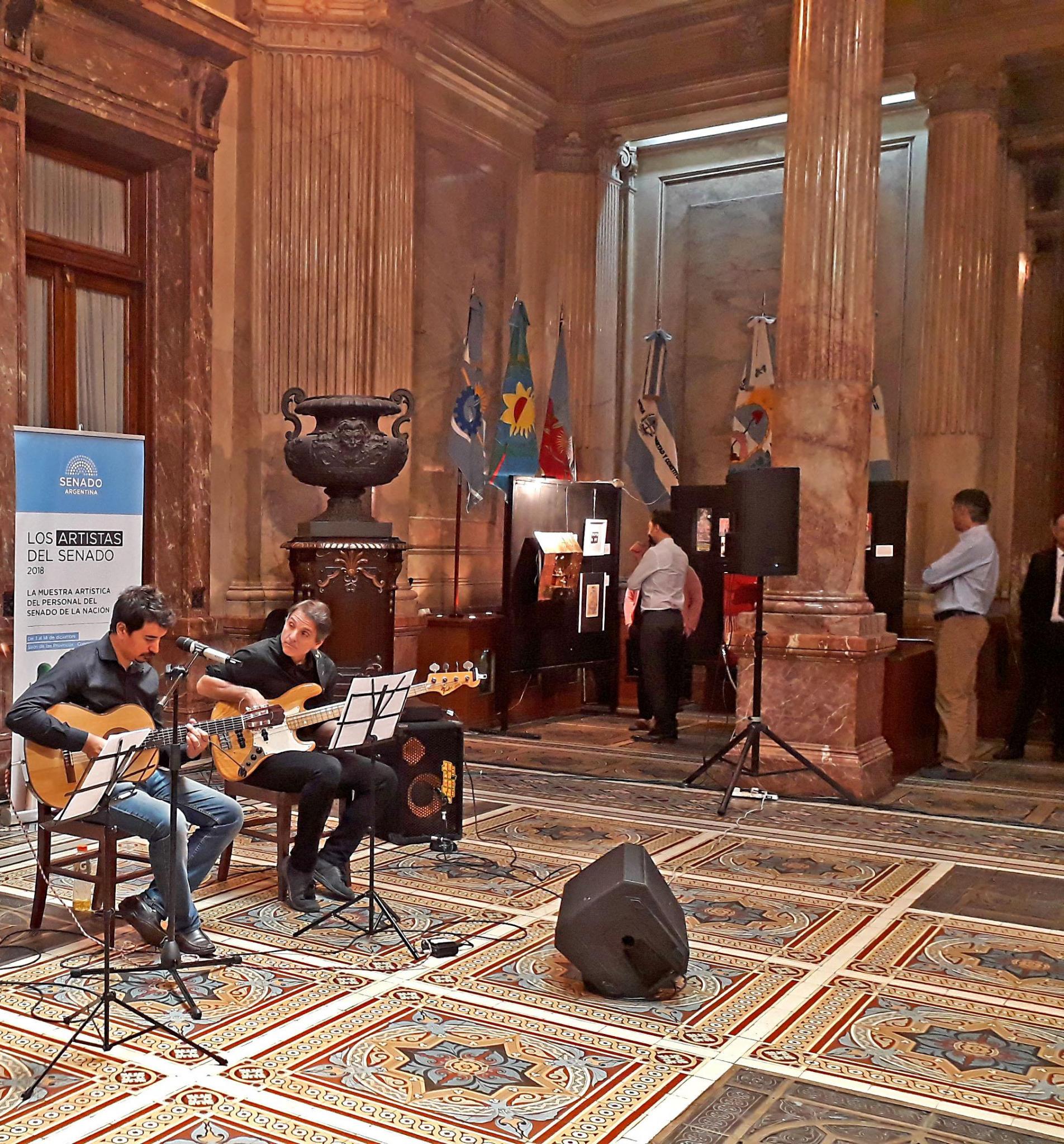Músicos que acompañaron la exhibición.