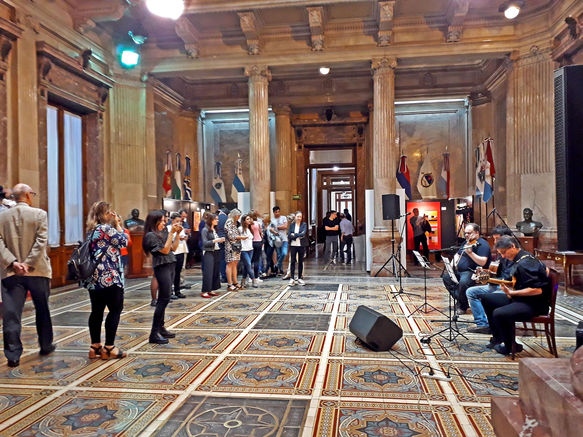 Músicos que acompañaron la exhibición.