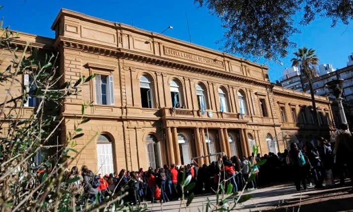 Espacio amplio y luminoso con detalles cuidados