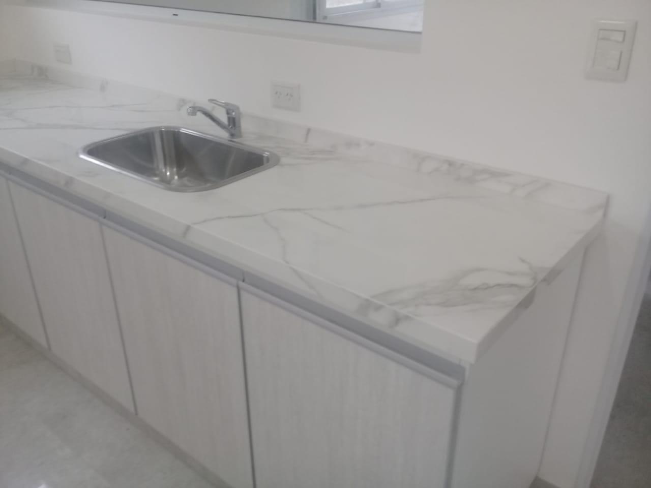 NEOLITH CALACATA PULIDO, DE 12MM